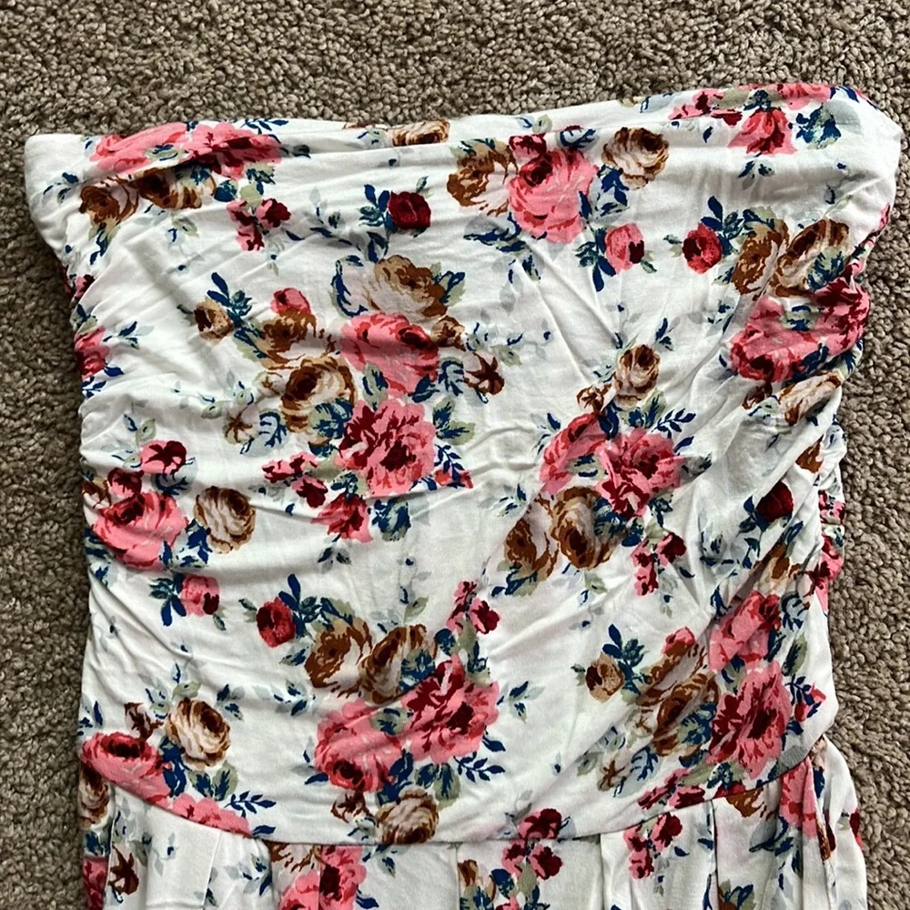 2/$25 bundle - Women's strapless floral jumpsuit - Picture 3 of 5